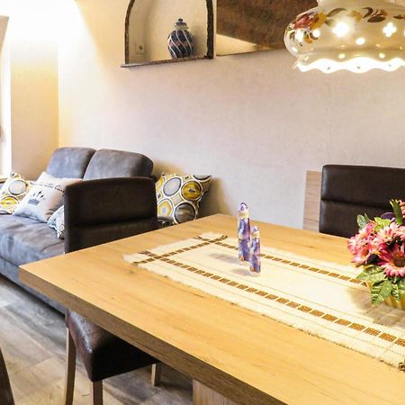 Awesome apartment in Hinterweidenthal with 2 Bedrooms&WiFi Exterior foto