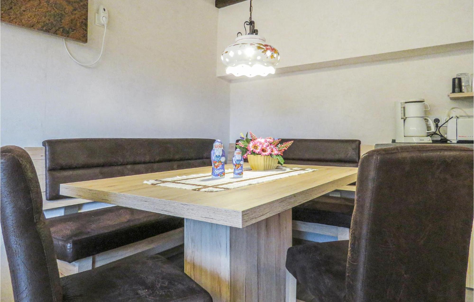 Awesome apartment in Hinterweidenthal with 2 Bedrooms&WiFi Exterior foto