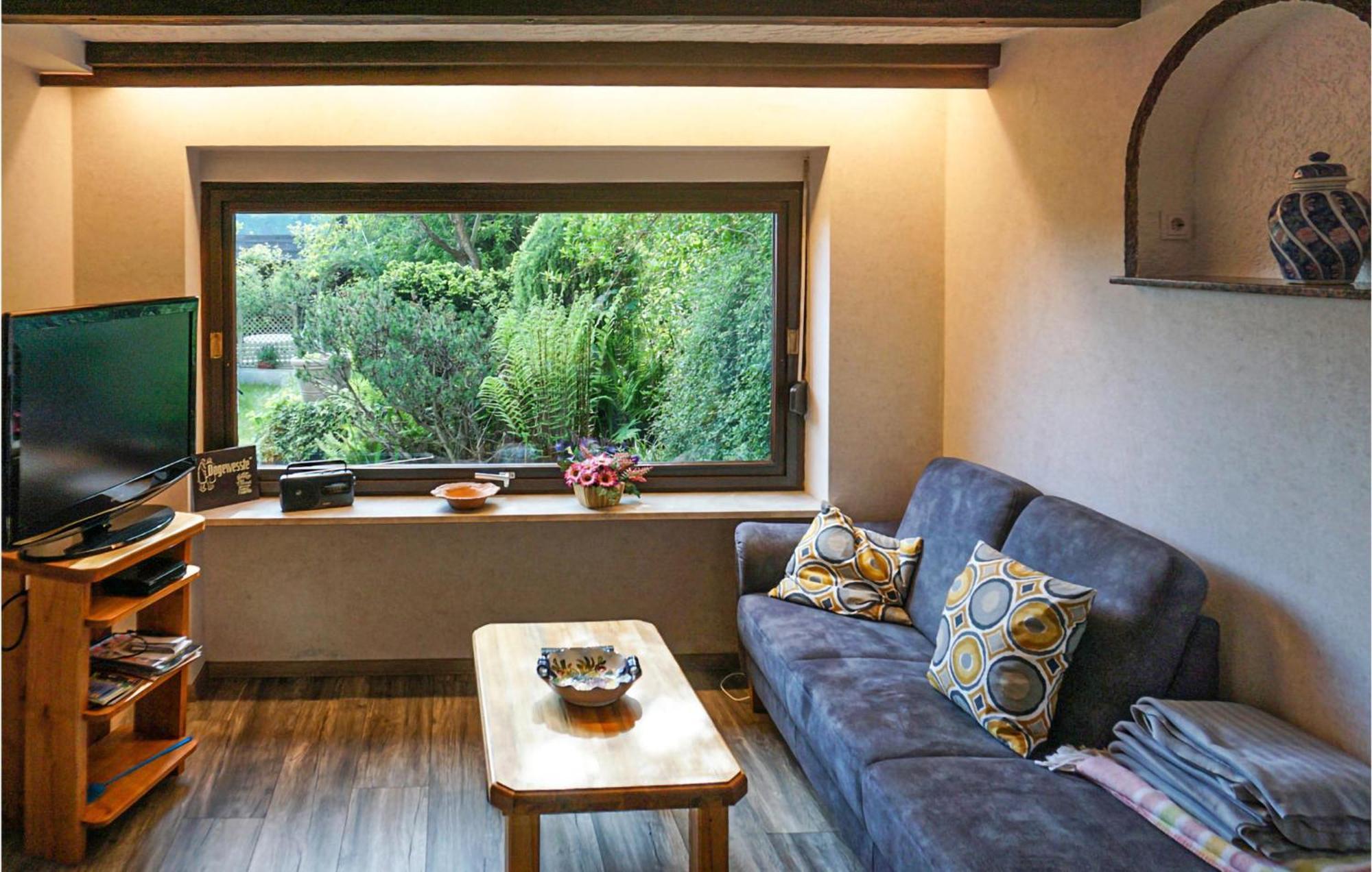 Awesome apartment in Hinterweidenthal with 2 Bedrooms&WiFi Exterior foto