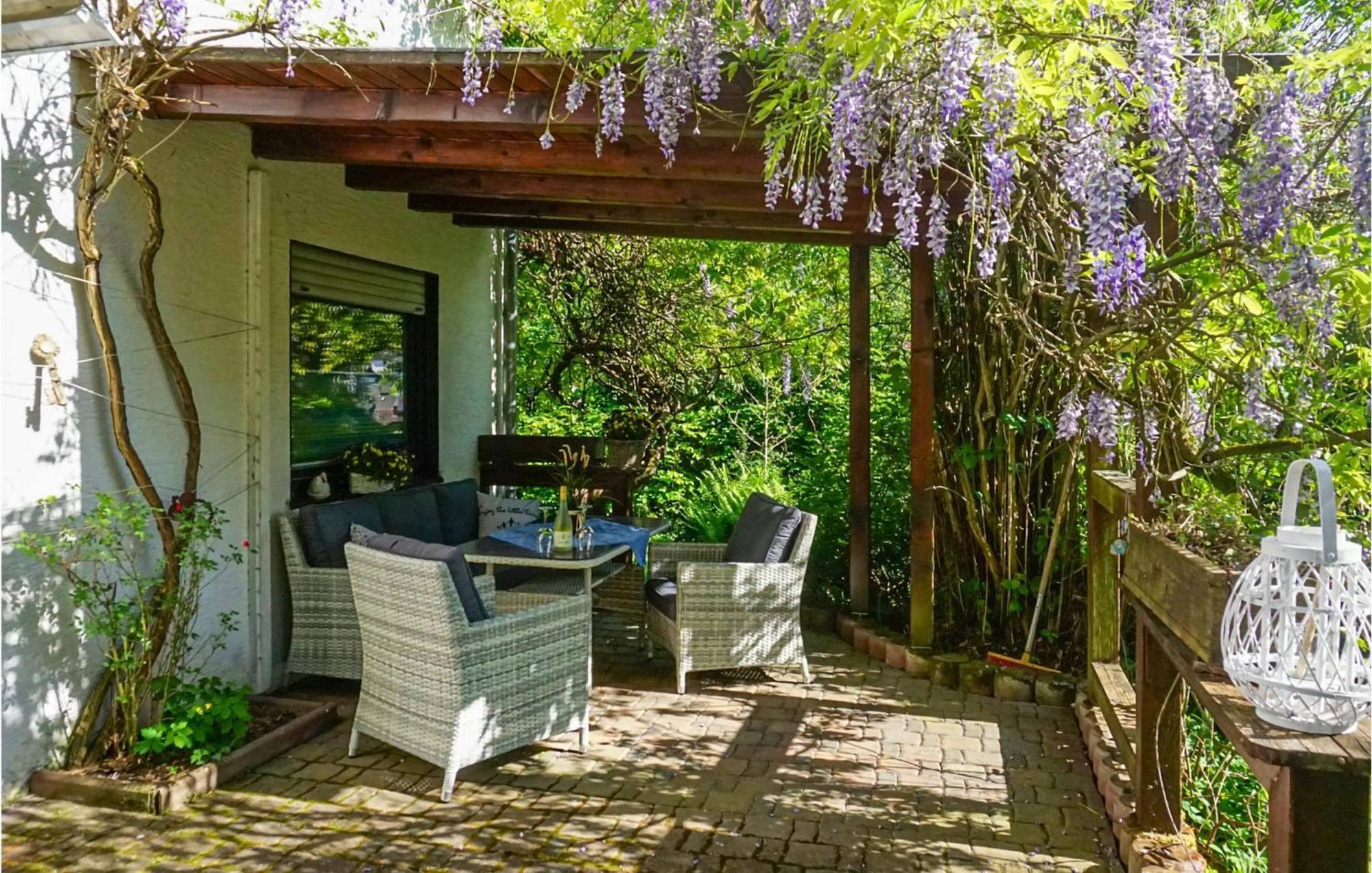 Awesome apartment in Hinterweidenthal with 2 Bedrooms&WiFi Exterior foto